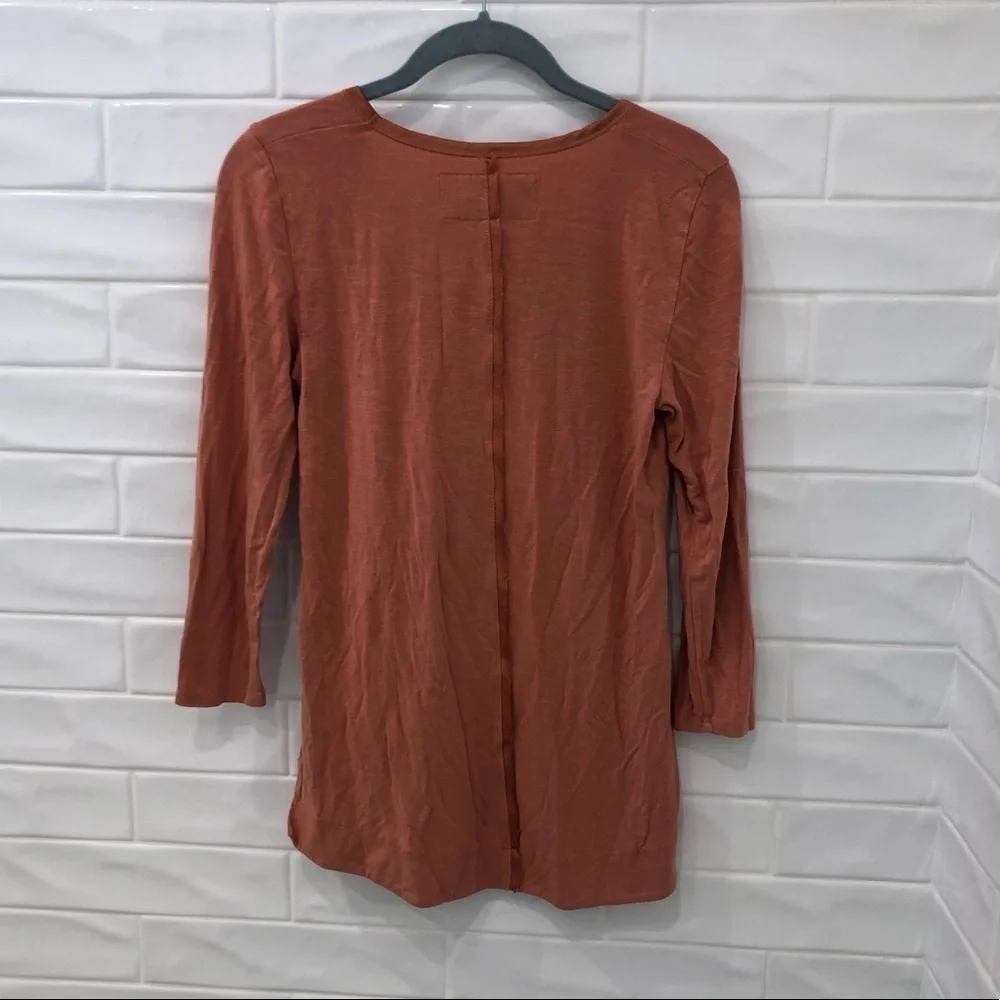 ANTHROPOLOGIE satin trim v-neck tee top - Picture 6 of 8